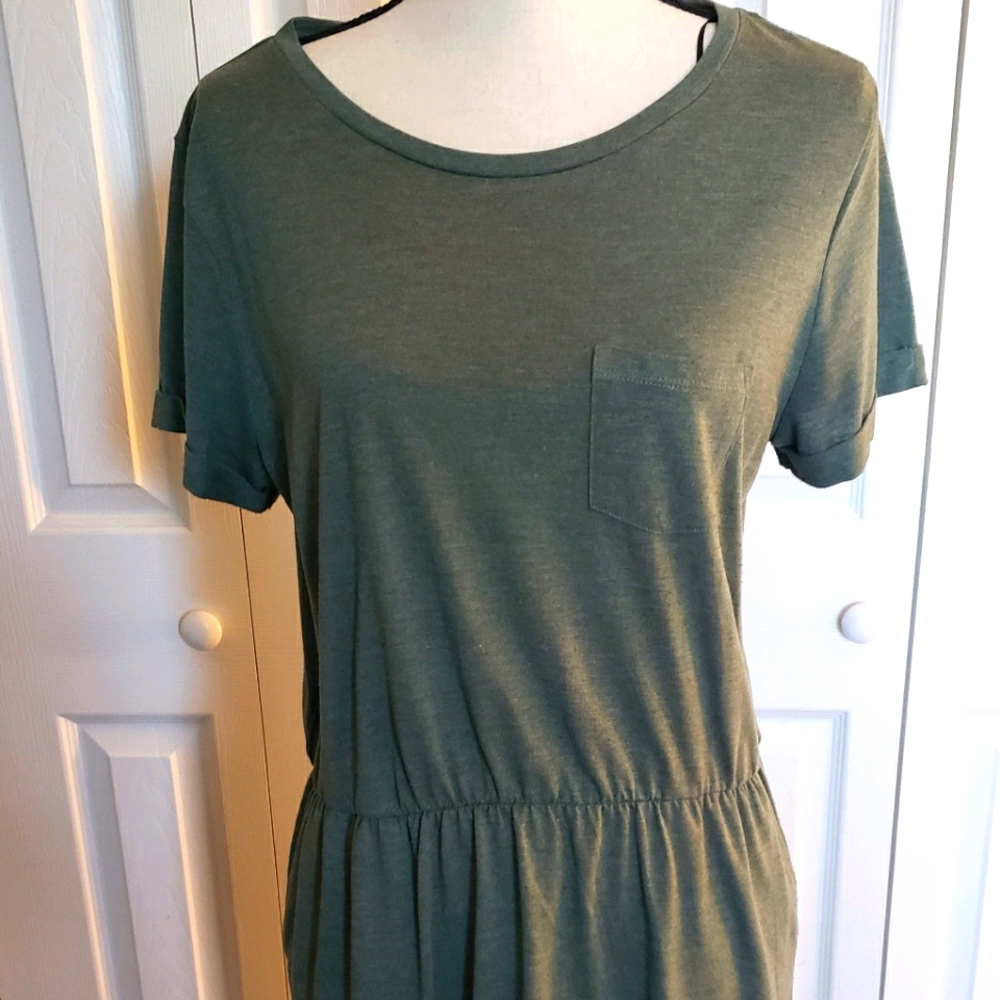 T-shirt short length dress w/ pockets!